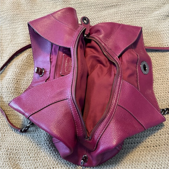 Coach Turnlock Edie Leather shoulder bag polished pebble Burgundy/gunmetal - Picture 4 of 5